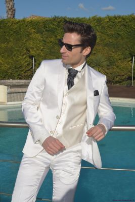 Costume de marié Karl Lagerfel blanc naturel de mariage